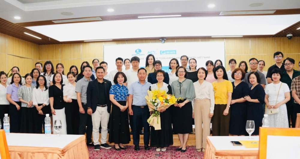 Hanoitourist khai mạc chương trình đào tạo ứng dụng AI trong quản trị và vận hành Hanoitourist khai mạc chương trình đào tạo ứng dụng AI trong quản trị và vận hành