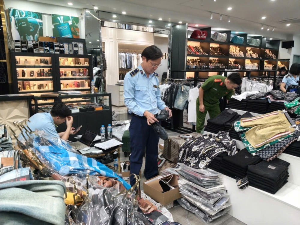 Lực lượng Quản lý thị trường xử lý trên 1.500 vụ xâm phạm sở hữu trí tuệ Lực lượng Quản lý thị trường xử lý trên 1.500 vụ xâm phạm sở hữu trí tuệ