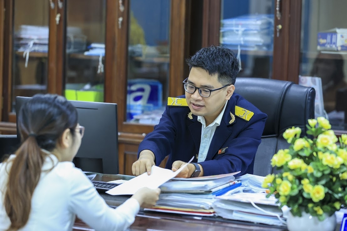 Tiếp tục cắt giảm, phân cấp thủ tục hành chính để thúc đẩy tăng trưởng 2 con số