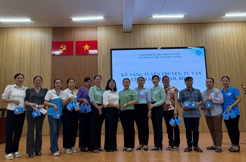 Đồng vợ đồng chồng, cùng tham gia bảo hiểm xã hội tự nguyện