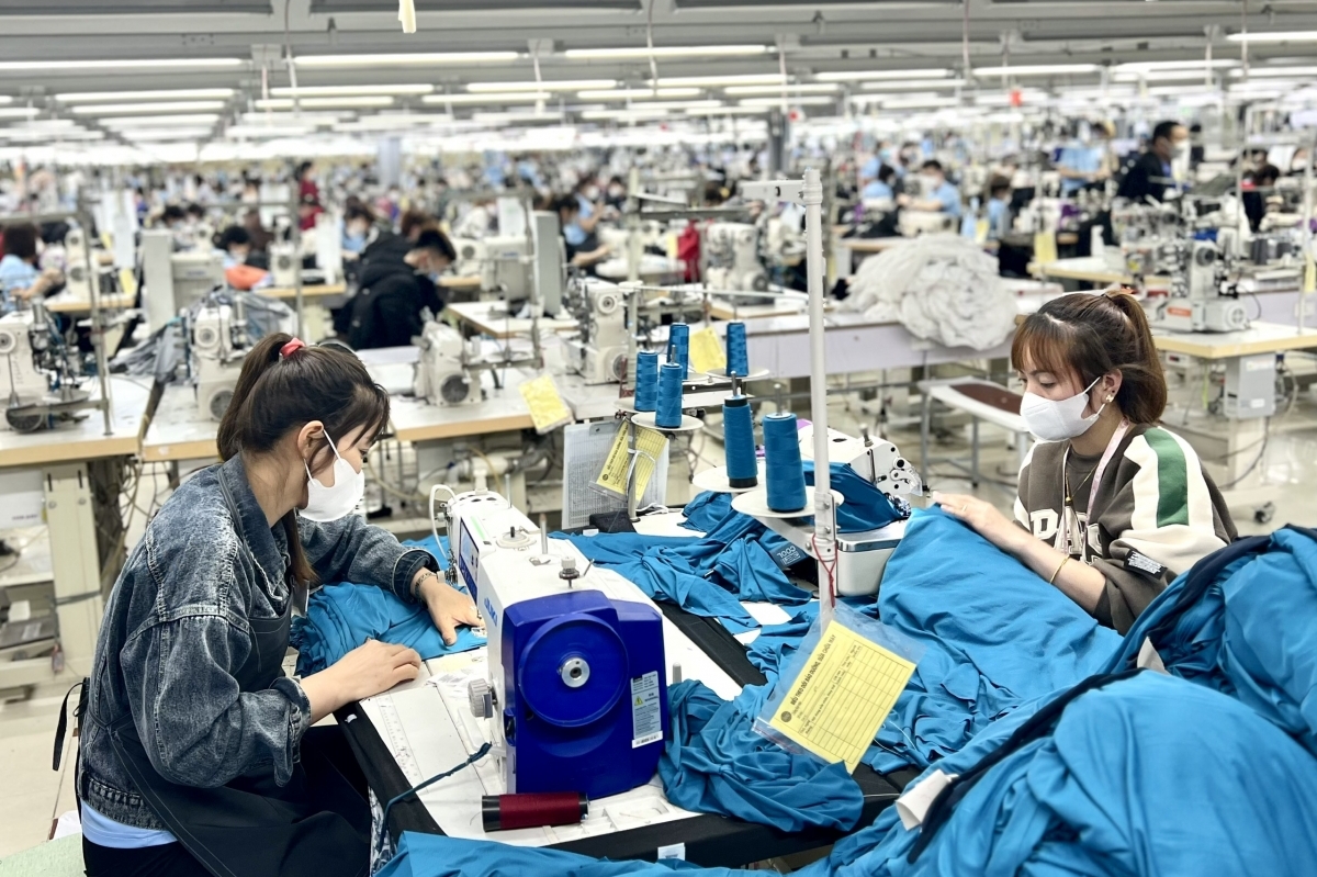 Làm luật nhanh, làm sao để nghe đủ tiếng nói doanh nghiệp?