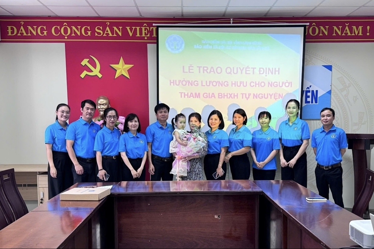 Lâm Đồng: Một người nhận lương hưu sau 17 năm kiên trì tham gia bảo hiểm xã hội tự nguyện