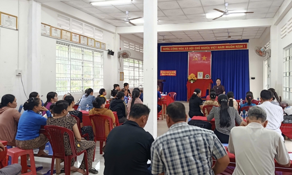 Hiệu quả từ “một công đôi việc” ở Bảo hiểm xã hội cơ sở Càng Long, Vĩnh Long