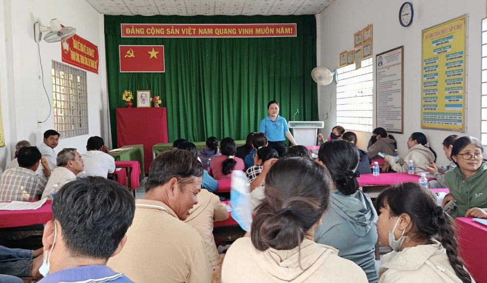 Hiệu quả từ “một công đôi việc” ở Bảo hiểm xã hội cơ sở Càng Long, Vĩnh Long