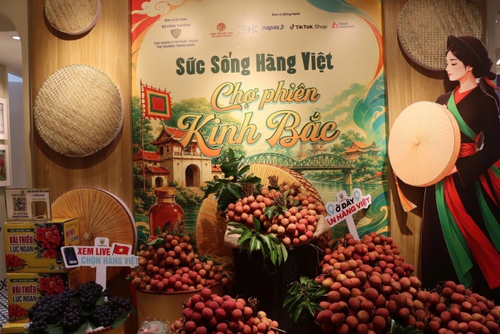 Chính thức khai mạc Chính thức khai mạc