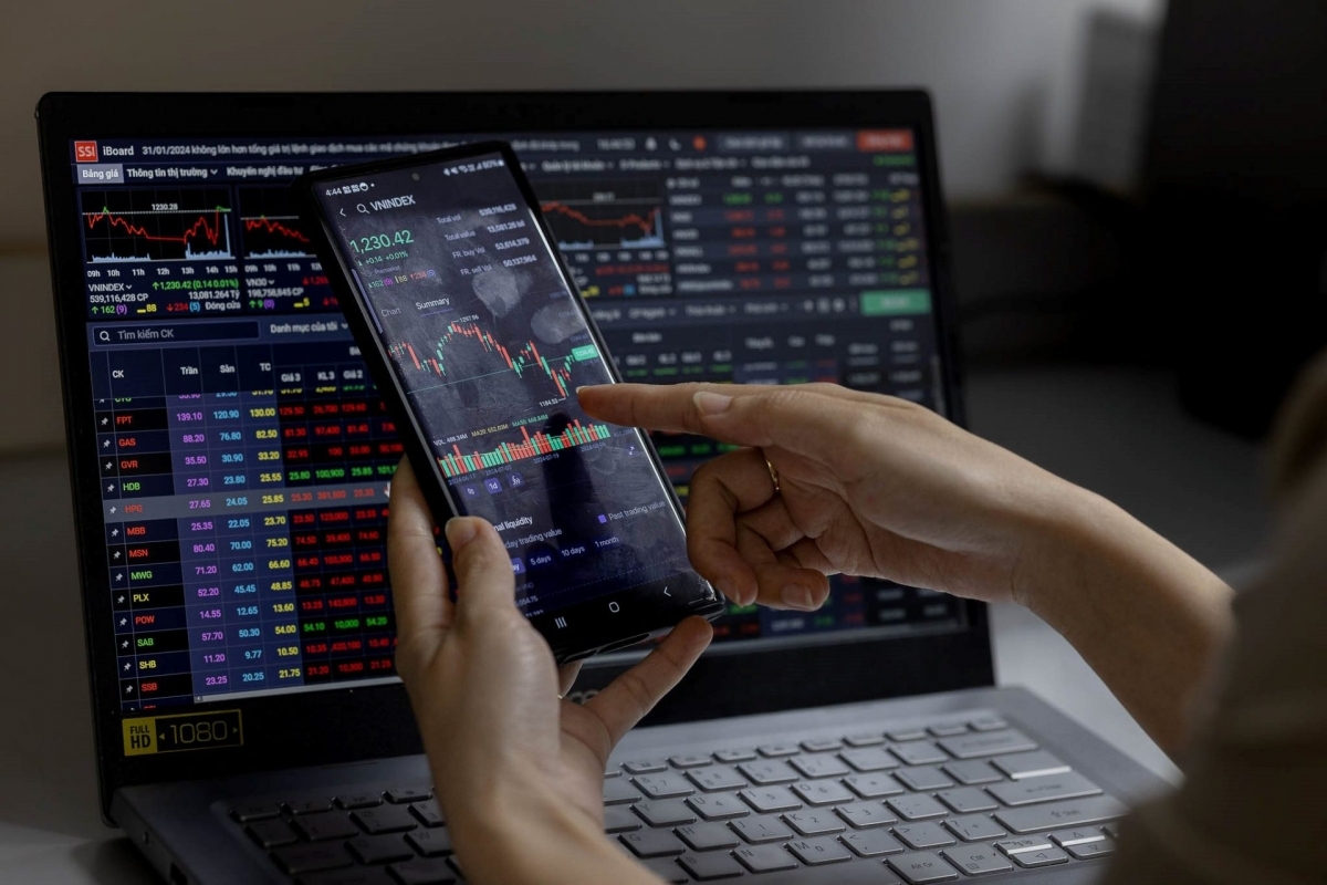 VN-Index giảm tuần thứ ba liên tiếp dù kỳ vọng tăng trưởng gia tăng