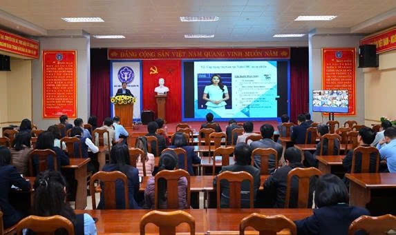 Phong trào “Bình dân học vụ số” tạo động lực thúc đẩy chuyển đổi số toàn diện