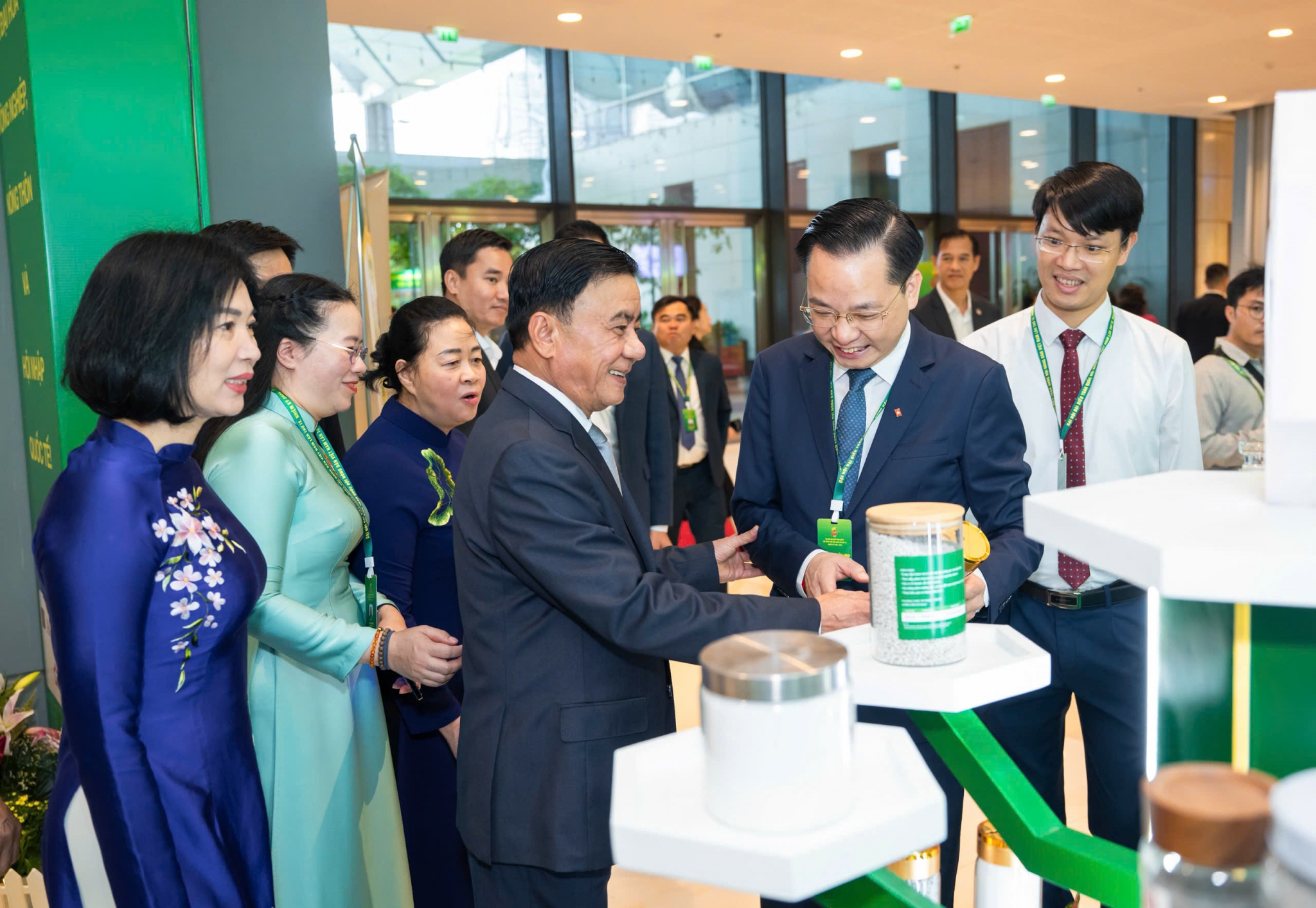 Vinachem khẳng định dấu ấn xanh tại Đại hội Đại biểu toàn quốc Hội Nông dân Việt Nam lần thứ IX