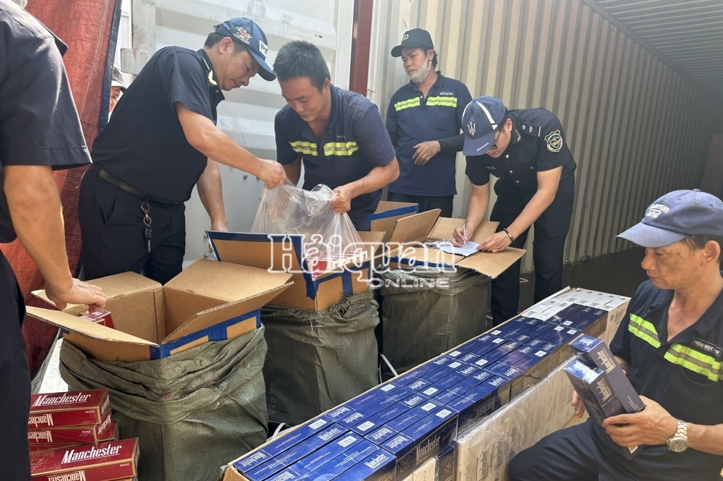 Bộ Tài chính nghiên cứu cơ chế khuyến khích người dân tham gia chống buôn lậu thuốc lá