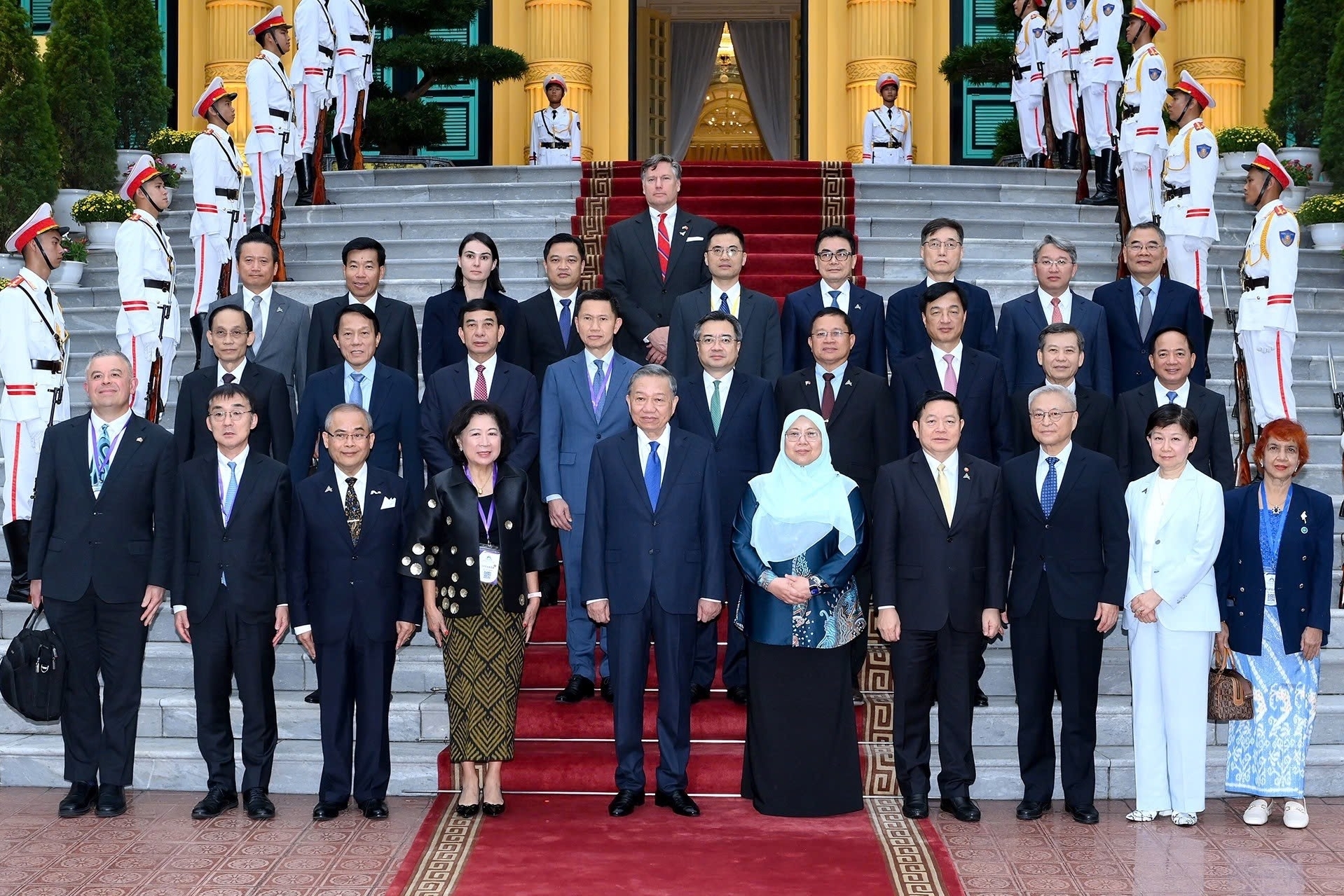 ASEAN trước yêu cầu "nghĩ khác" trong một thế giới đang đổi khác