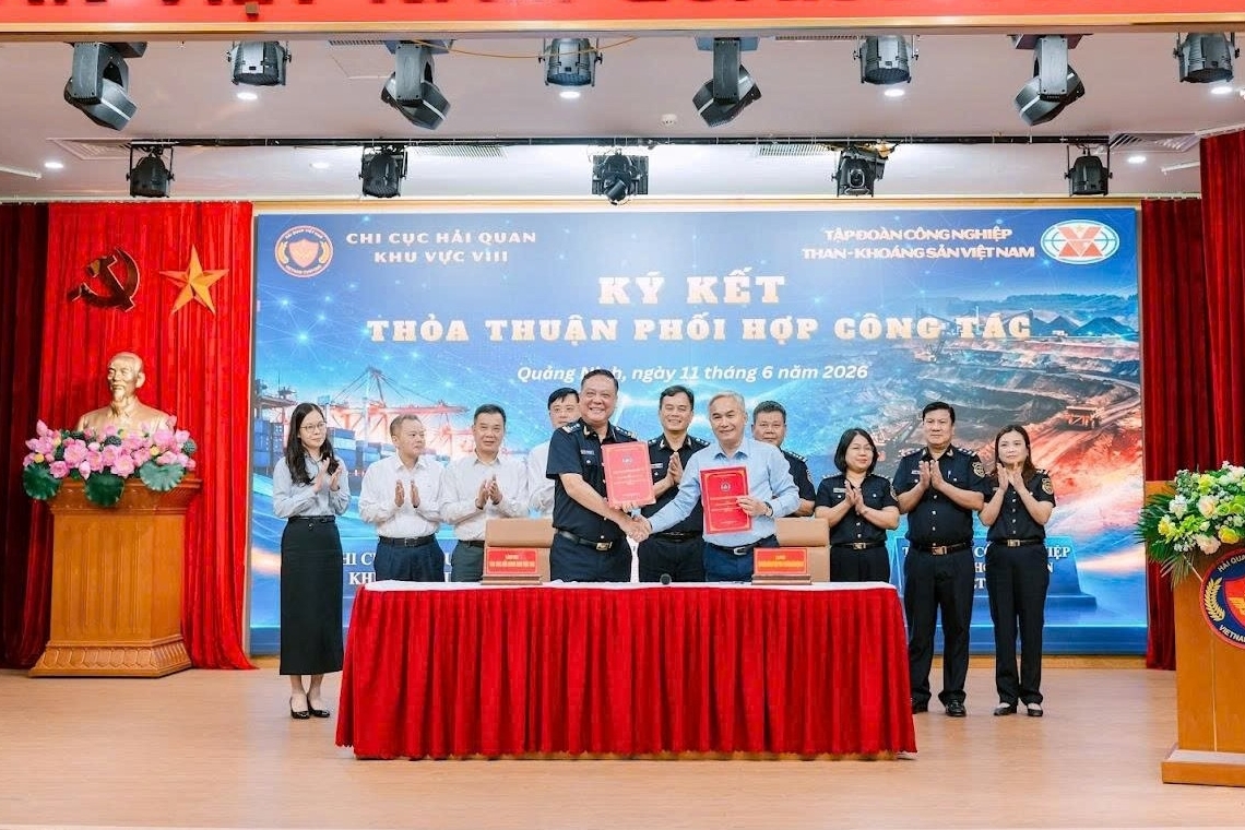 Hải quan khu vực VIII cam kết hỗ trợ doanh nghiệp để thúc đẩy xuất nhập khẩu