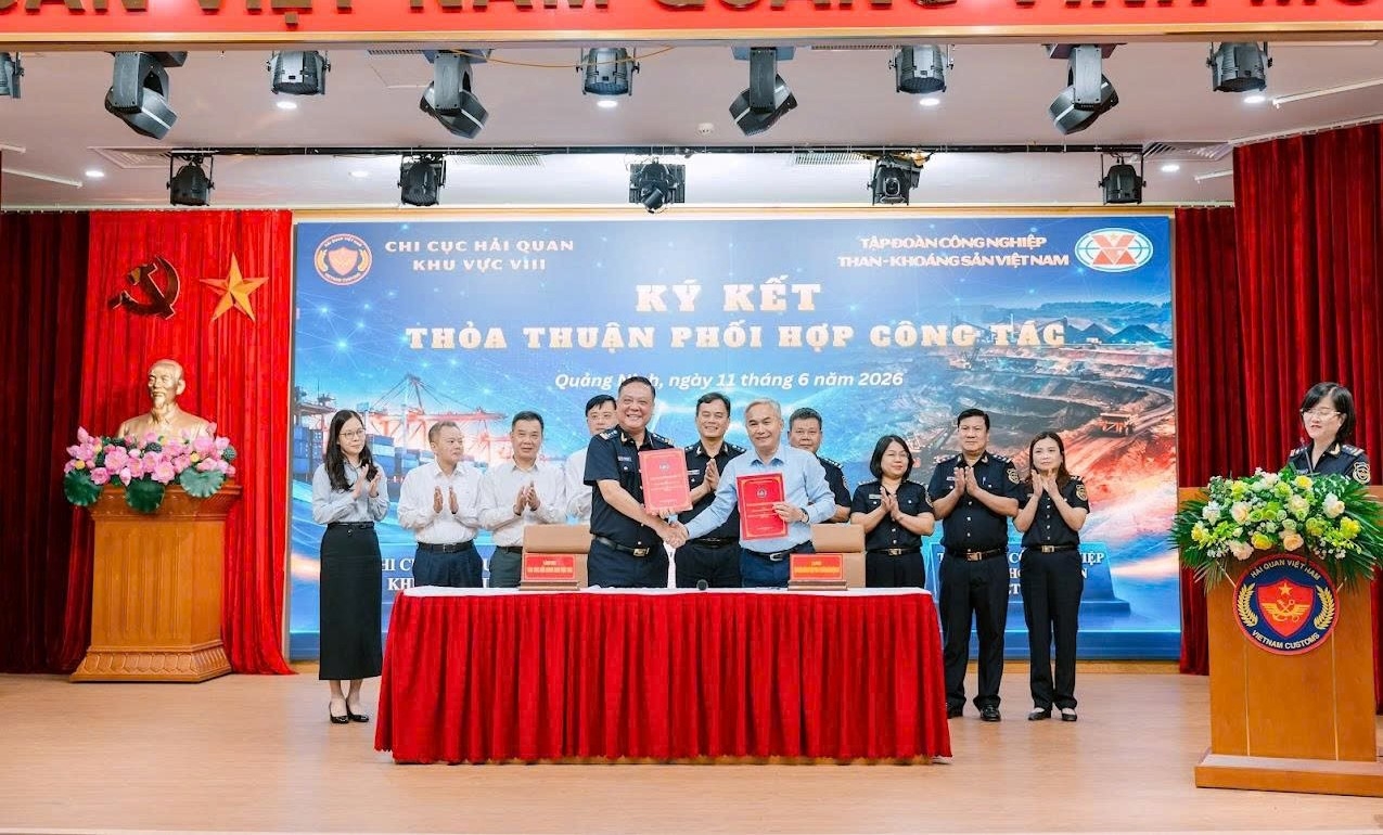 Hải quan khu vực VIII cam kết hỗ trợ doanh nghiệp để thúc đẩy xuất nhập khẩu
