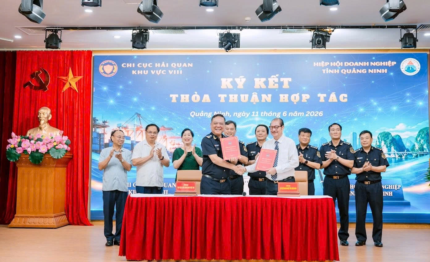 Hải quan khu vực VIII cam kết hỗ trợ doanh nghiệp để thúc đẩy xuất nhập khẩu