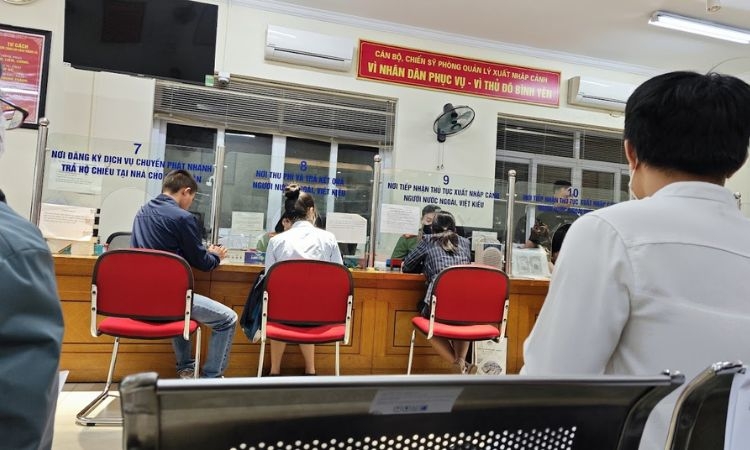 ấp thẻ ABTC theo hướng một mức lệ phí chung được kỳ vọng góp phần giảm chi phí tuân thủ cho doanh nghiệp. Ảnh: Đăng