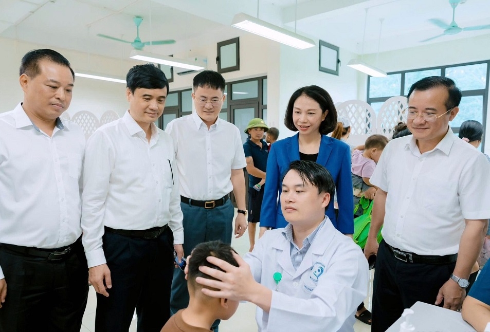 Đảm bảo khám sức khỏe miễn phí cho người sống tại vùng đồng bào dân tộc thiểu số và miền núi