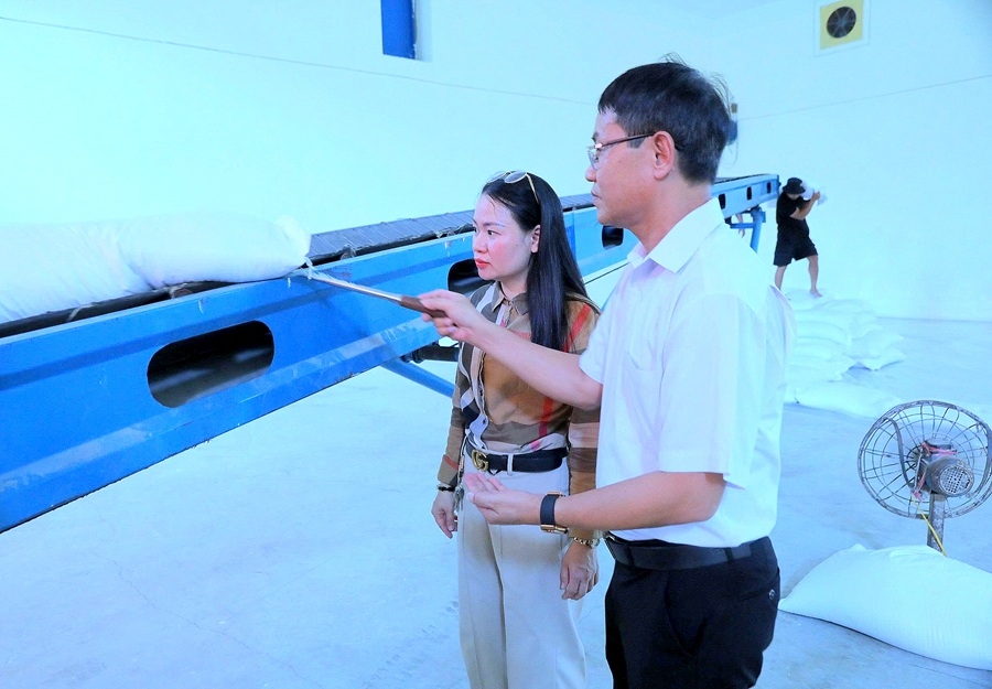 Tăng cường quản lý thiết bị chuyên dùng phục vụ nhập, xuất, bảo quản hàng dự trữ Tăng cường quản lý thiết bị chuyên dùng phục vụ nhập, xuất, bảo quản hàng dự trữ