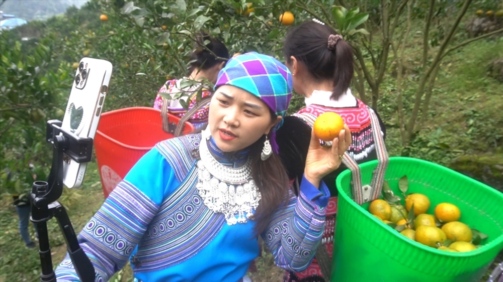 Đưa kỹ năng số về tận thôn, bản Đưa kỹ năng số về tận thôn, bản