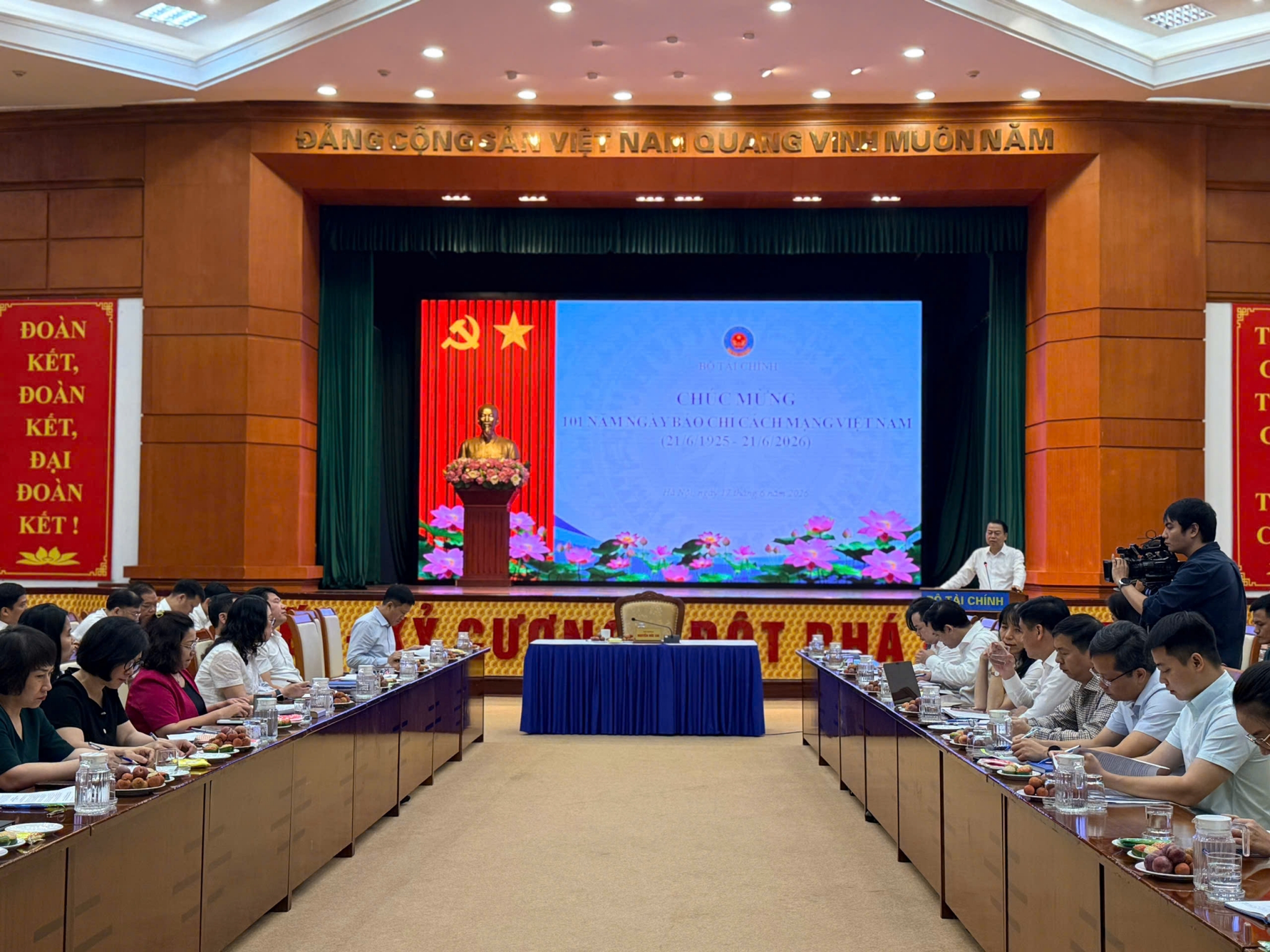 Bộ Tài chính chủ động điều hành chính sách tài khóa, tạo dư địa cho tăng trưởng kinh tế