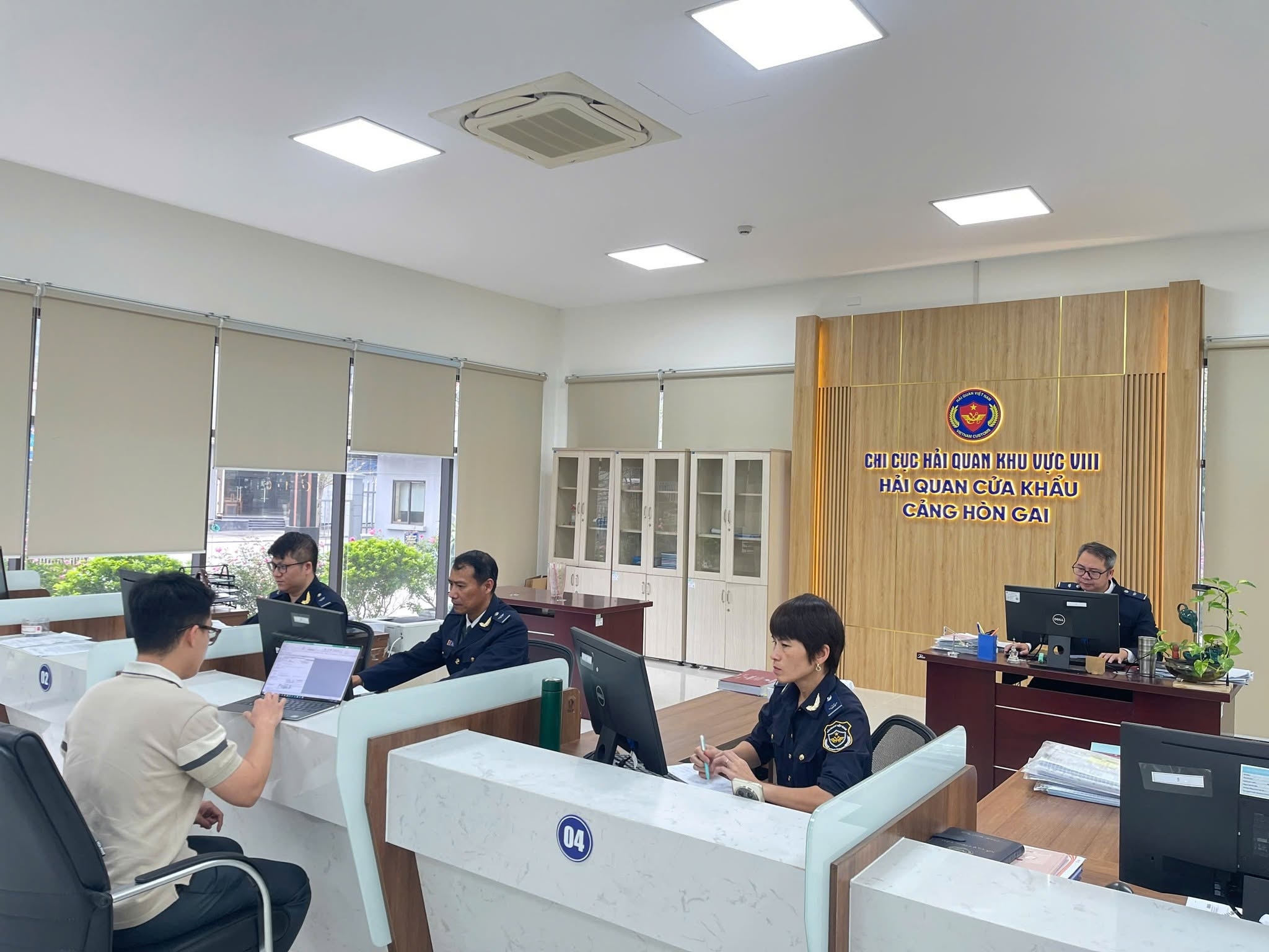 Hải quan cảng Hòn Gai nỗ lực giảm tỷ lệ kiểm tra hải quan