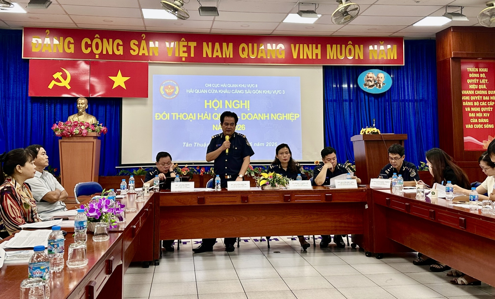 Hải quan cảng Sài Gòn khu vực 3 gỡ vướng cho doanh nghiệp xăng dầu