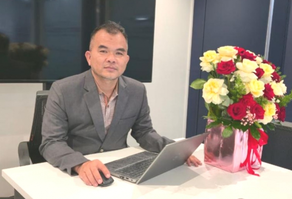 Ông Đoàn Huỳnh Dũng – hiện là Phó Giám đốc Khối Vận tải miền Nam tại Yusen Logistics Việt Nam. Ông Đoàn Huỳnh Dũng – hiện là Phó Giám đốc Khối Vận tải miền Nam tại Yusen Logistics Việt Nam.