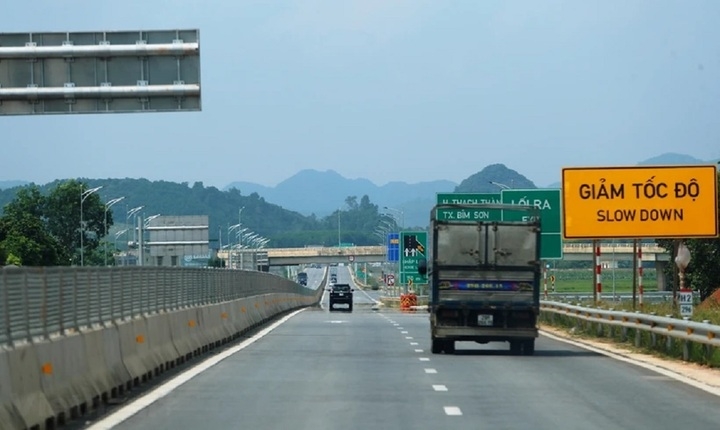 Nghiên cứu nâng cấp hơn 2.800 km cao tốc phân kỳ, bảo đảm an toàn và phát huy hiệu quả đầu tư Nghiên cứu nâng cấp hơn 2.800 km cao tốc phân kỳ, bảo đảm an toàn và phát huy hiệu quả đầu tư