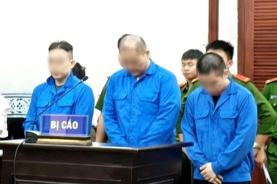 Giấu gần 1,5 kg ma túy trong người, 3 thanh niên Hàn Quốc lĩnh tổng cộng 60 năm tù