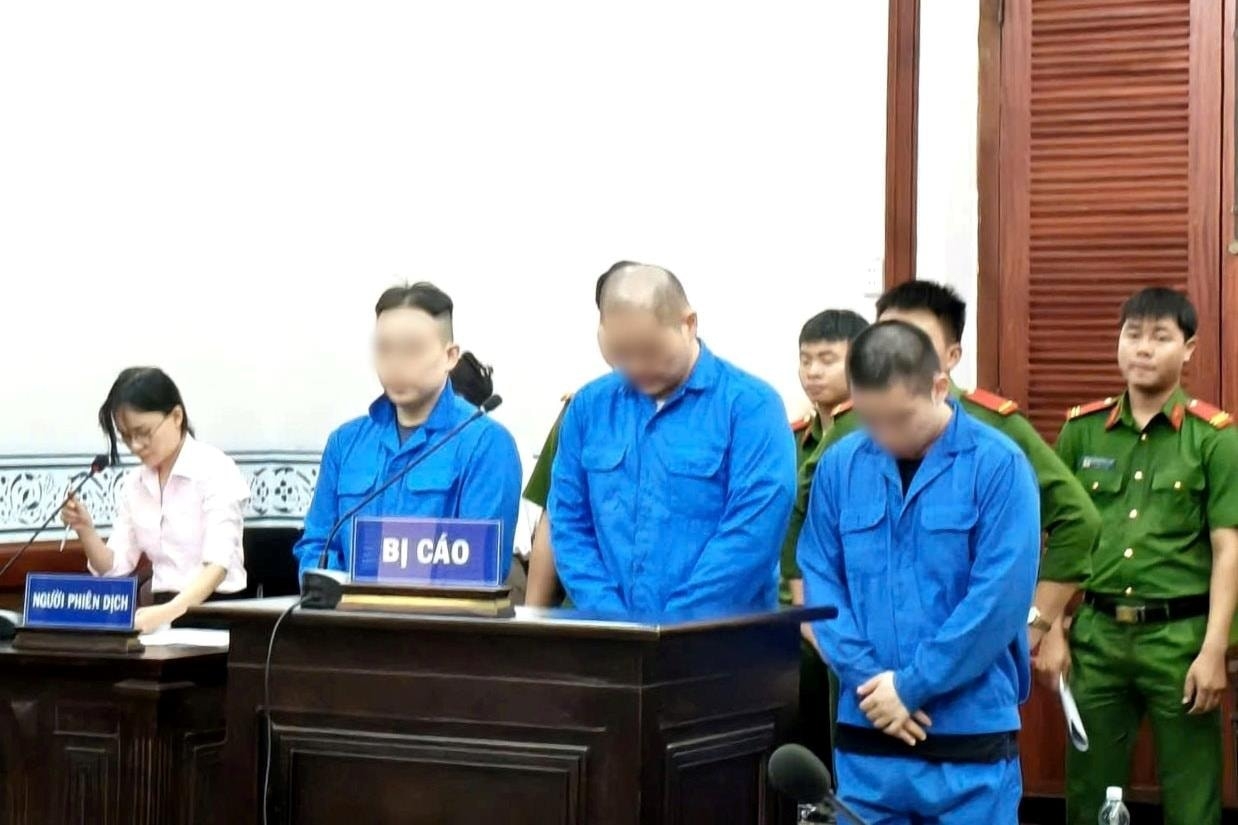 Giấu gần 1,5 kg ma túy trong người, 3 thanh niên Hàn Quốc lĩnh tổng cộng 60 năm tù
