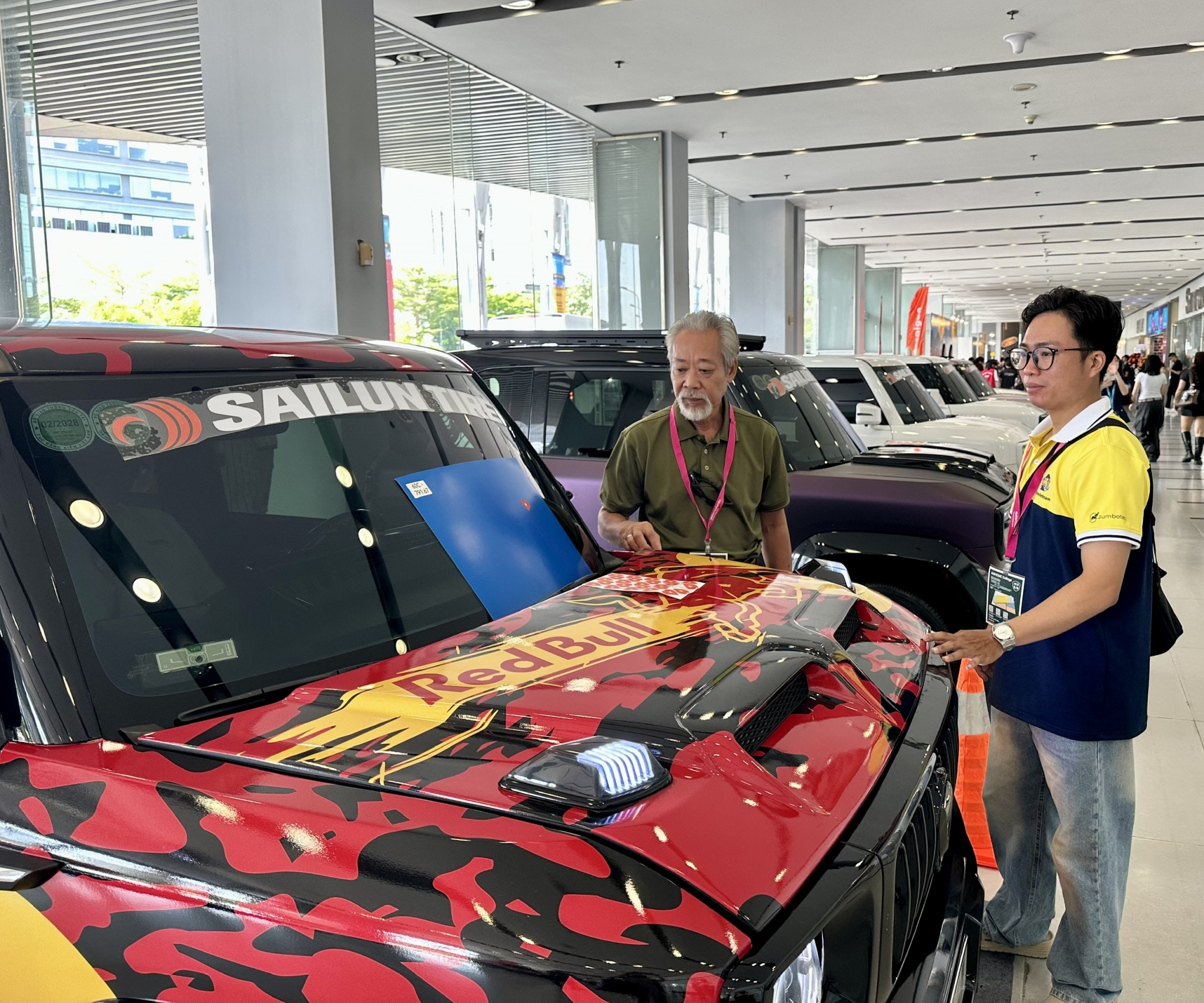 Hơn 400 doanh nghiệp quốc tế tìm kiếm cơ hội từ 'làn sóng' xe điện tại Việt Nam Hơn 400 doanh nghiệp quốc tế tìm kiếm cơ hội từ 'làn sóng' xe điện tại Việt Nam