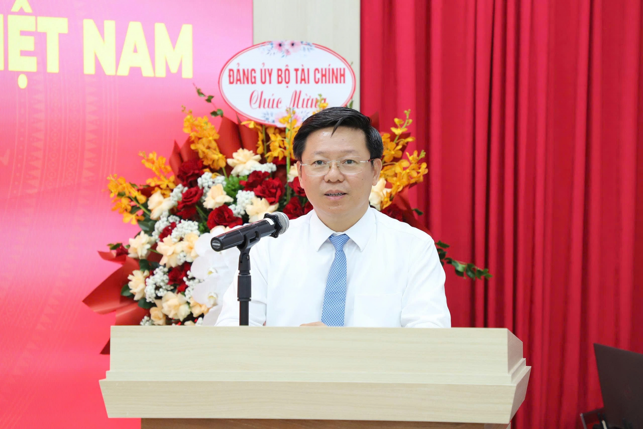 Phó Trưởng Ban Tuyên giáo và Dân vận Trung ương Trần Thanh Lâm thăm, chúc mừng Tạp chí Kinh tế - Tài chính Phó Trưởng Ban Tuyên giáo và Dân vận Trung ương Trần Thanh Lâm thăm, chúc mừng Tạp chí Kinh tế - Tài chính