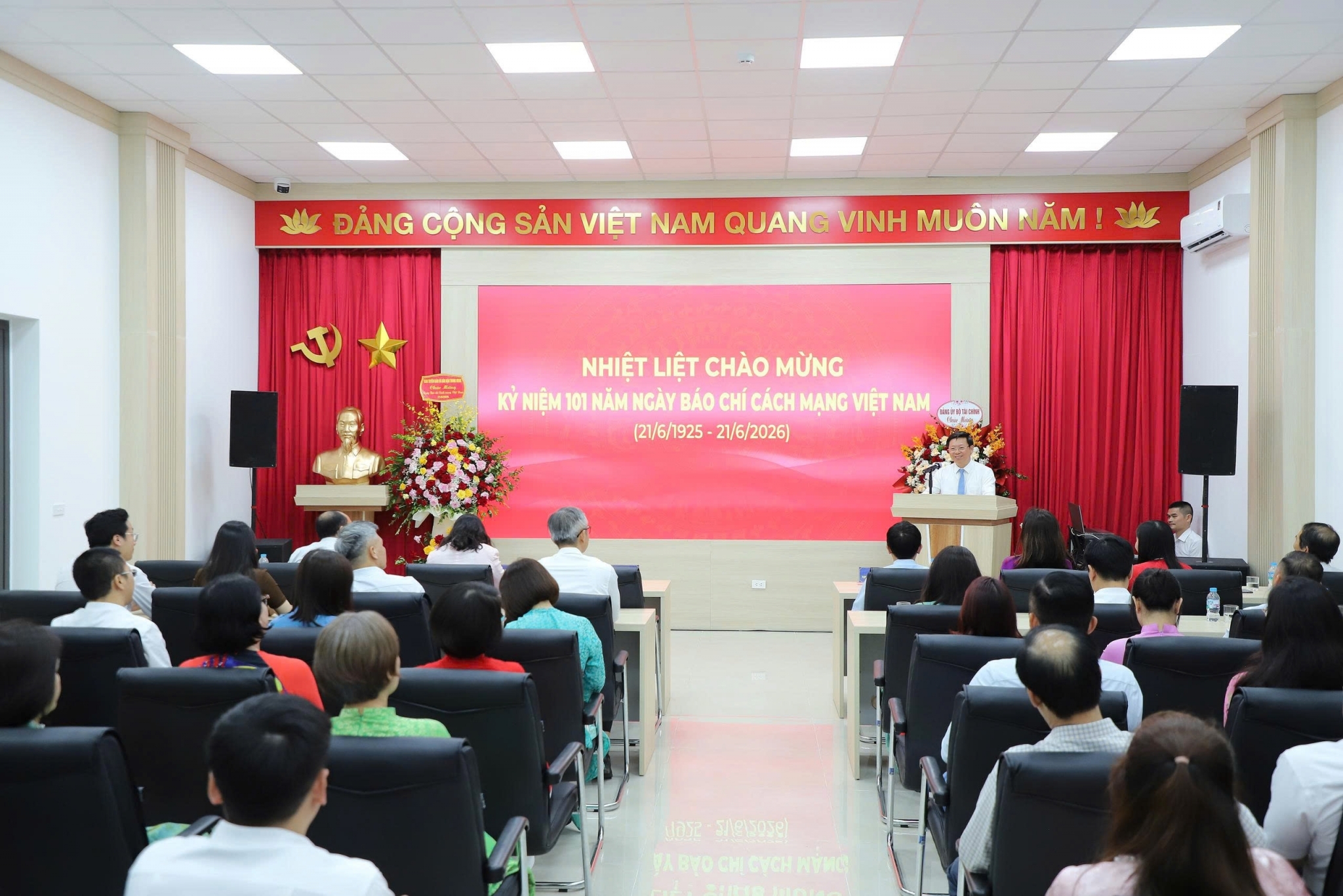 Phó Trưởng Ban Tuyên giáo và Dân vận Trung ương Trần Thanh Lâm thăm, chúc mừng Tạp chí Kinh tế - Tài chính Phó Trưởng Ban Tuyên giáo và Dân vận Trung ương Trần Thanh Lâm thăm, chúc mừng Tạp chí Kinh tế - Tài chính
