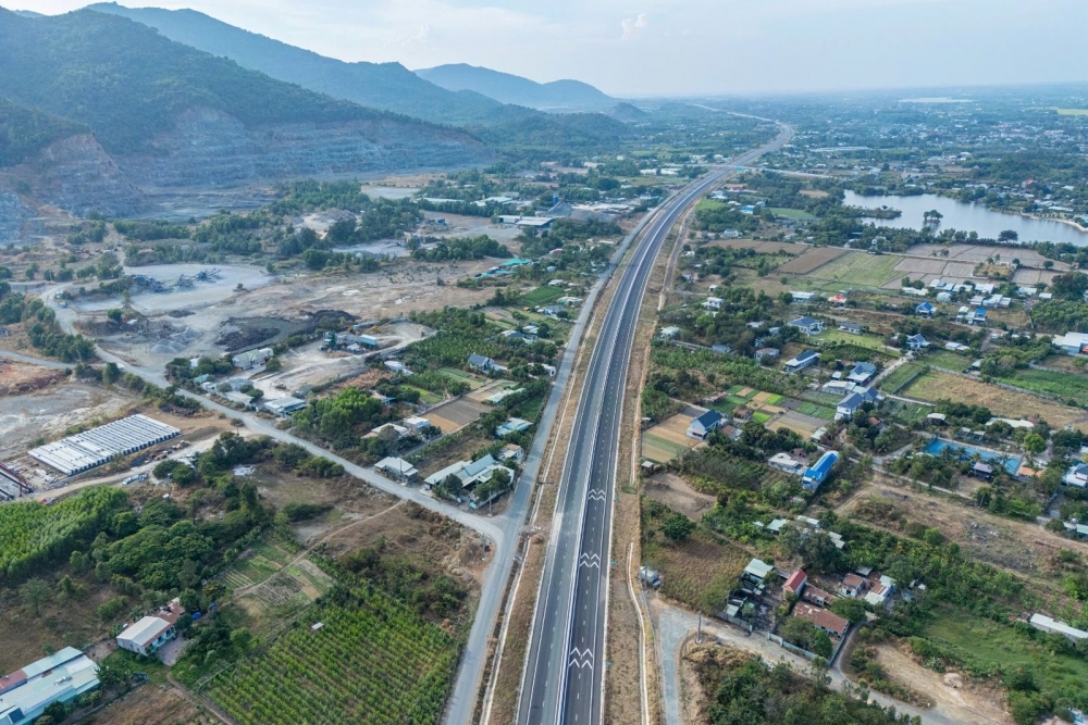 Đề xuất đầu tư cao tốc đô thị Hồ Tràm - sân bay Long Thành hơn 46.900 tỷ đồng Đề xuất đầu tư cao tốc đô thị Hồ Tràm - sân bay Long Thành hơn 46.900 tỷ đồng