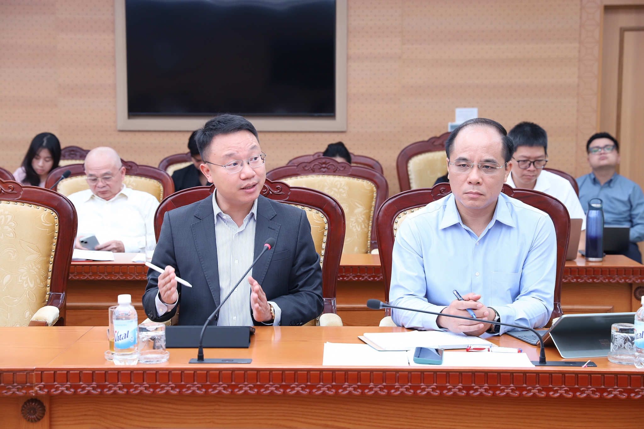 Bộ Tài chính lắng nghe doanh nghiệp, tìm giải pháp thúc đẩy tăng trưởng 2 con số Bộ Tài chính lắng nghe doanh nghiệp, tìm giải pháp thúc đẩy tăng trưởng 2 con số