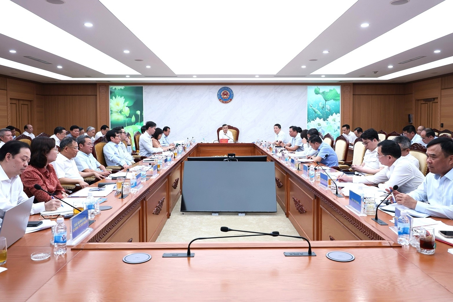 Bộ Tài chính triển khai xây dựng 10 luật, nghị quyết trình Quốc hội