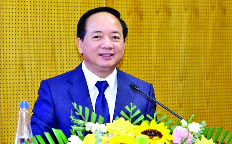 Chuyển mạnh sang truyền thông tương tácđa chiều, thuyết phục, lan toả (*) Chuyển mạnh sang truyền thông tương tác đa chiều, thuyết phục, lan toả (*)