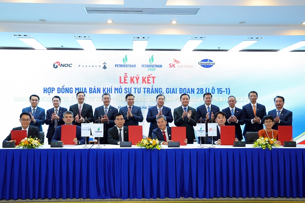 Petrovietnam ký loạt hợp đồng dầu khí, bổ sung động lực cho an ninh năng lượng