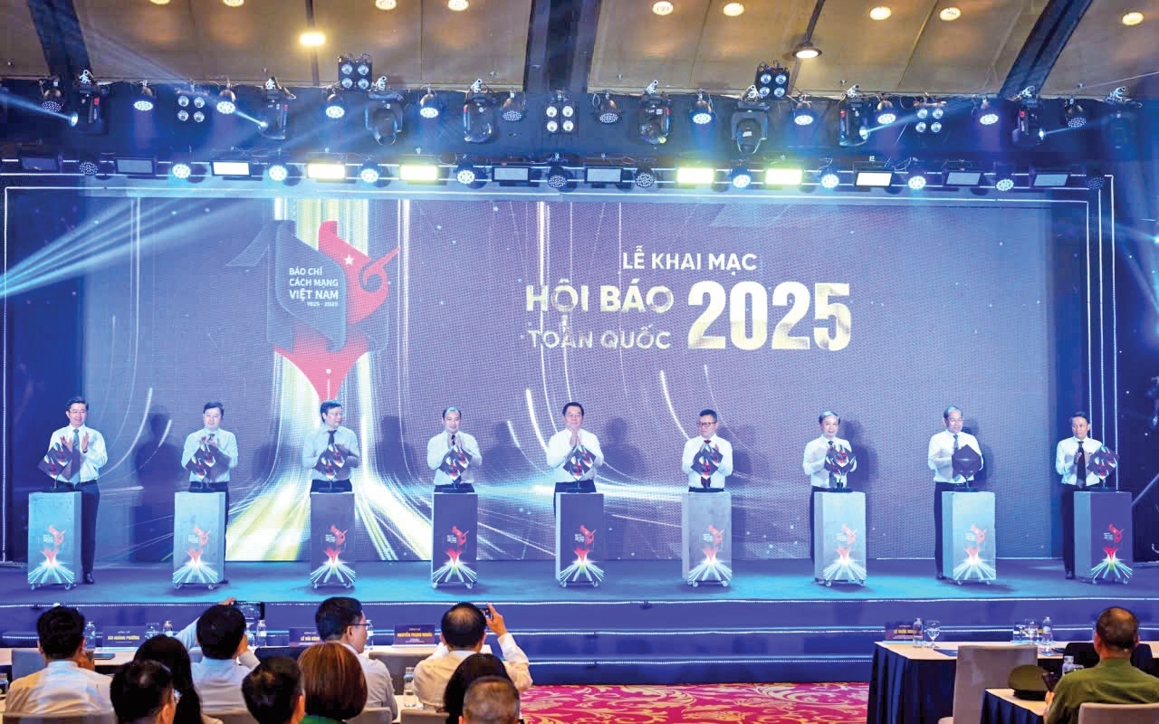 Hội Báo toàn quốc năm 2025 với chủ đề “Báo chí Việt Nam - Trung thành, Sáng tạo, Bản lĩnh, Đổi mới vì sự nghiệp xây dựng và bảo vệ Tổ quốc” (tháng 6/2025). Hội Báo toàn quốc năm 2025 với chủ đề “Báo chí Việt Nam - Trung thành, Sáng tạo, Bản lĩnh, Đổi mới vì sự nghiệp xây dựng và bảo vệ Tổ quốc” (tháng 6/2025).