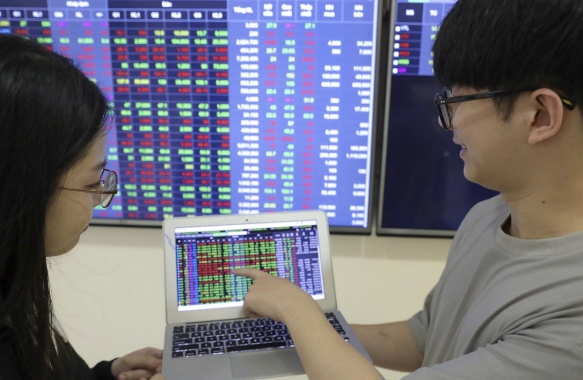 VN-Index chờ tín hiệu xác nhận sau khi giữ vững mốc 1.800 điểm