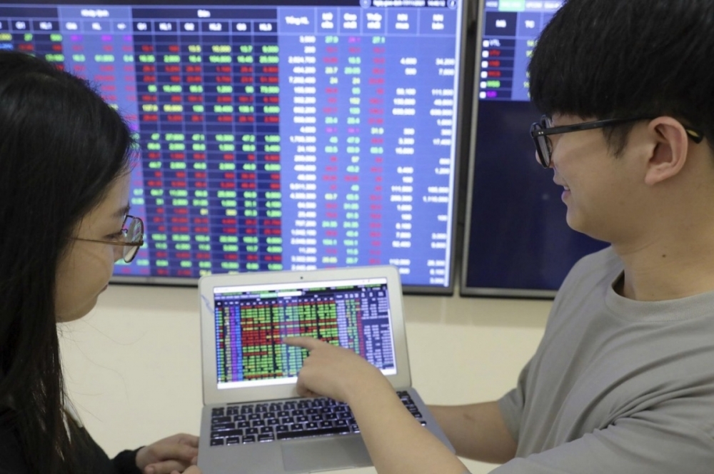 VN-Index chờ tín hiệu xác nhận sau khi giữ vững mốc 1.800 điểm VN-Index chờ tín hiệu xác nhận sau khi giữ vững mốc 1.800 điểm