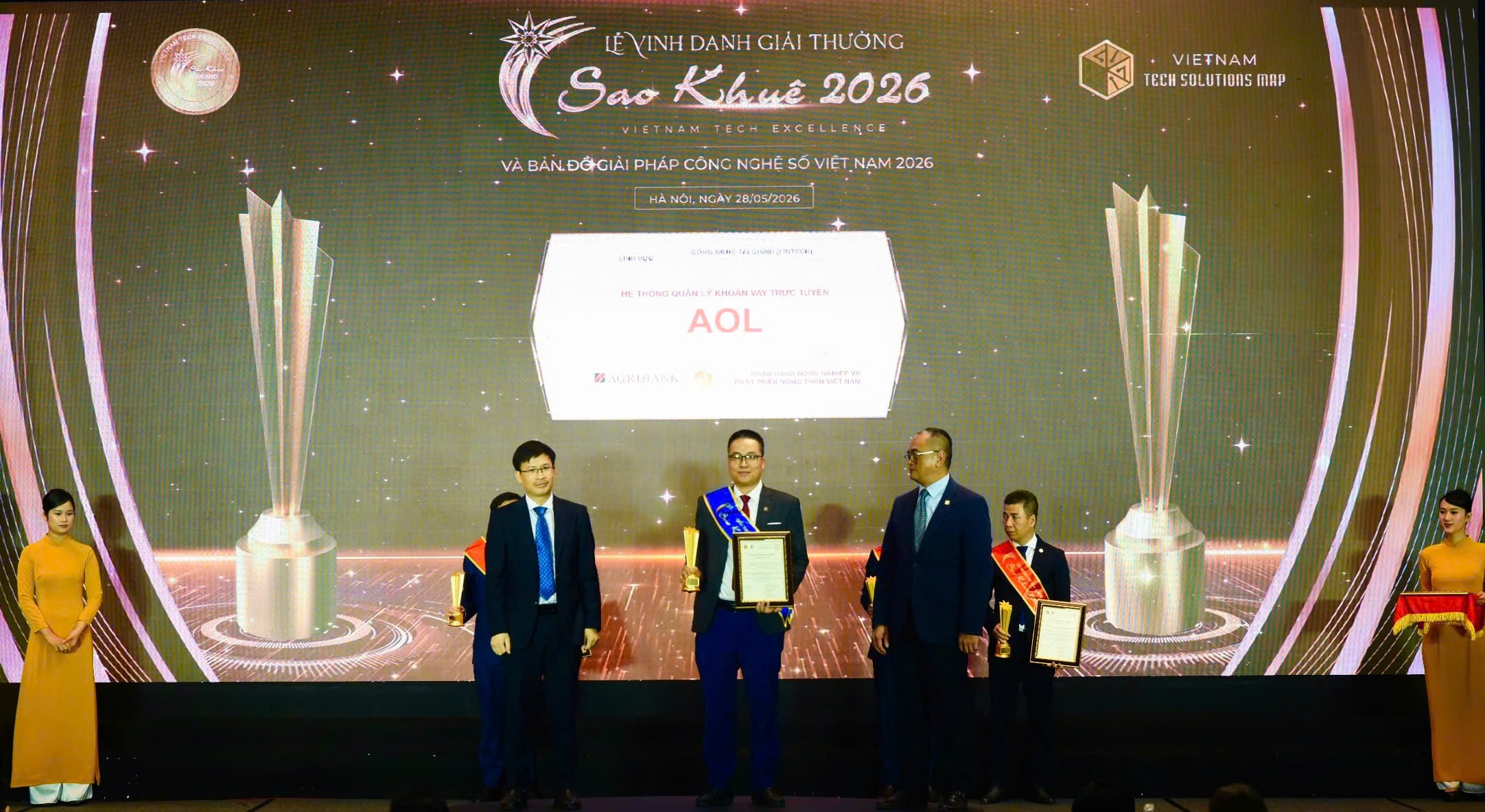 Agribank giành cú đúp Sao Khuê 2026 với hai nền tảng số trọng điểm Agribank giành cú đúp Sao Khuê 2026 với hai nền tảng số trọng điểm