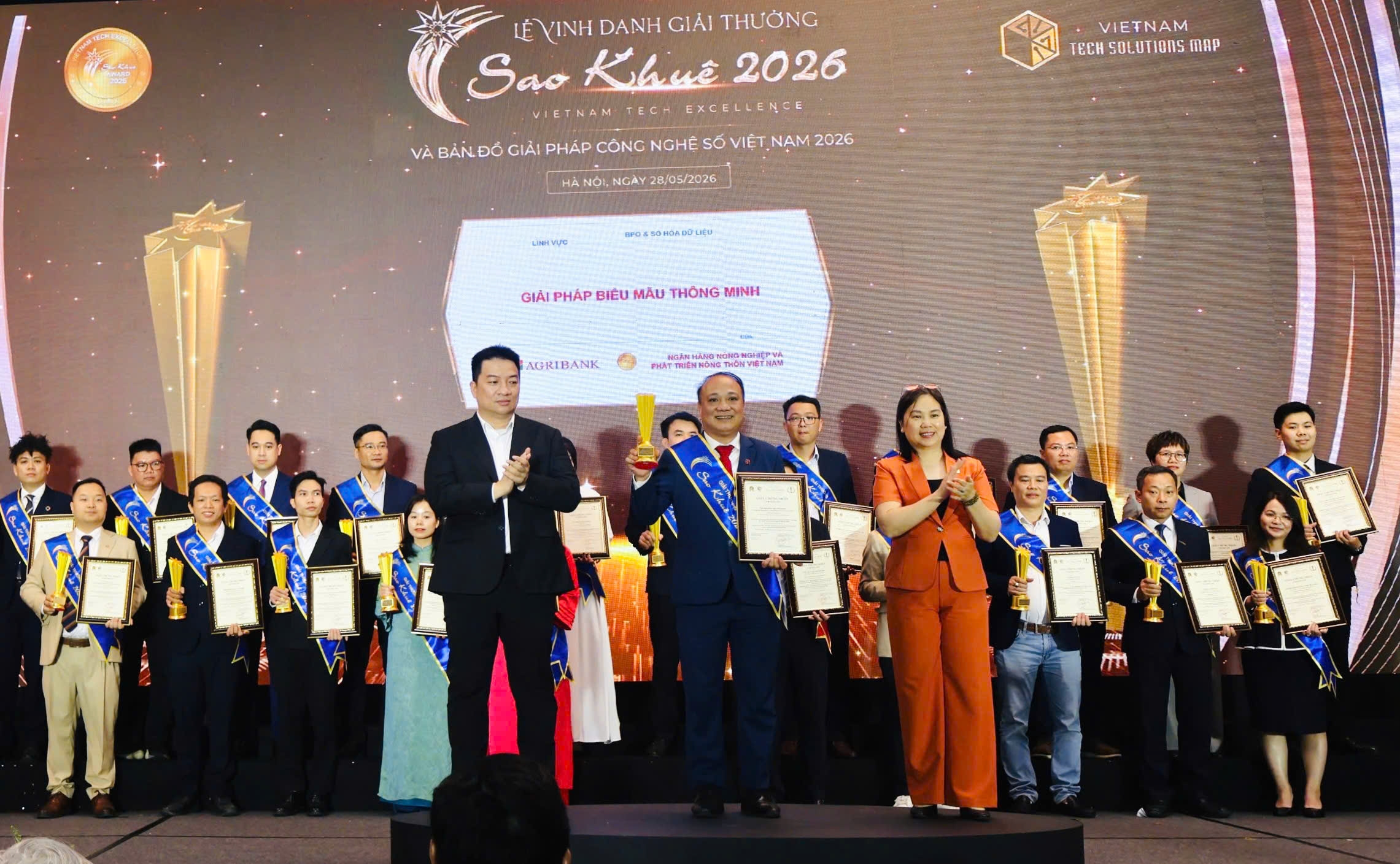 Agribank giành cú đúp Sao Khuê 2026 với hai nền tảng số trọng điểm Agribank giành cú đúp Sao Khuê 2026 với hai nền tảng số trọng điểm