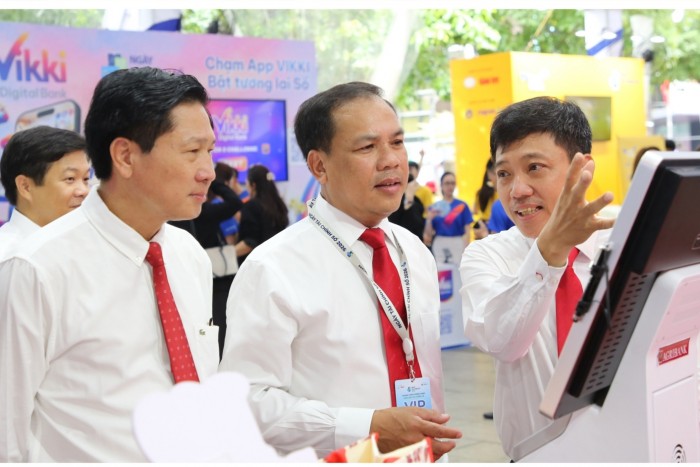 Agribank đưa giao dịch không giấy tờ đến gần người dùng hơn