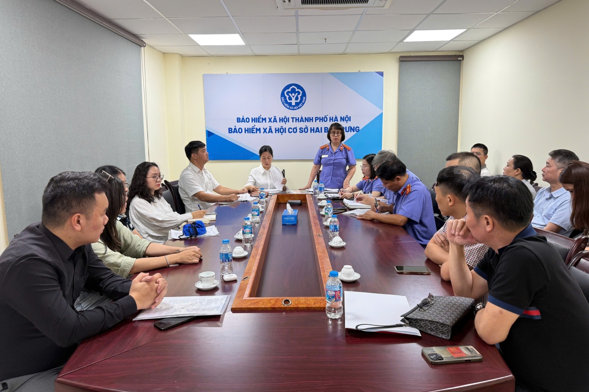 Khởi kiện doanh nghiệp nợ bảo hiểm xã hội để bảo vệ quyền lợi người lao động