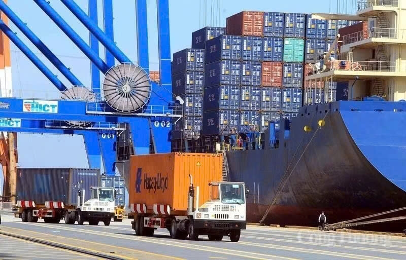 Việt Nam tiếp tục duy trì vị trí đối tác thương mại lớn thứ 10 của Singapore.