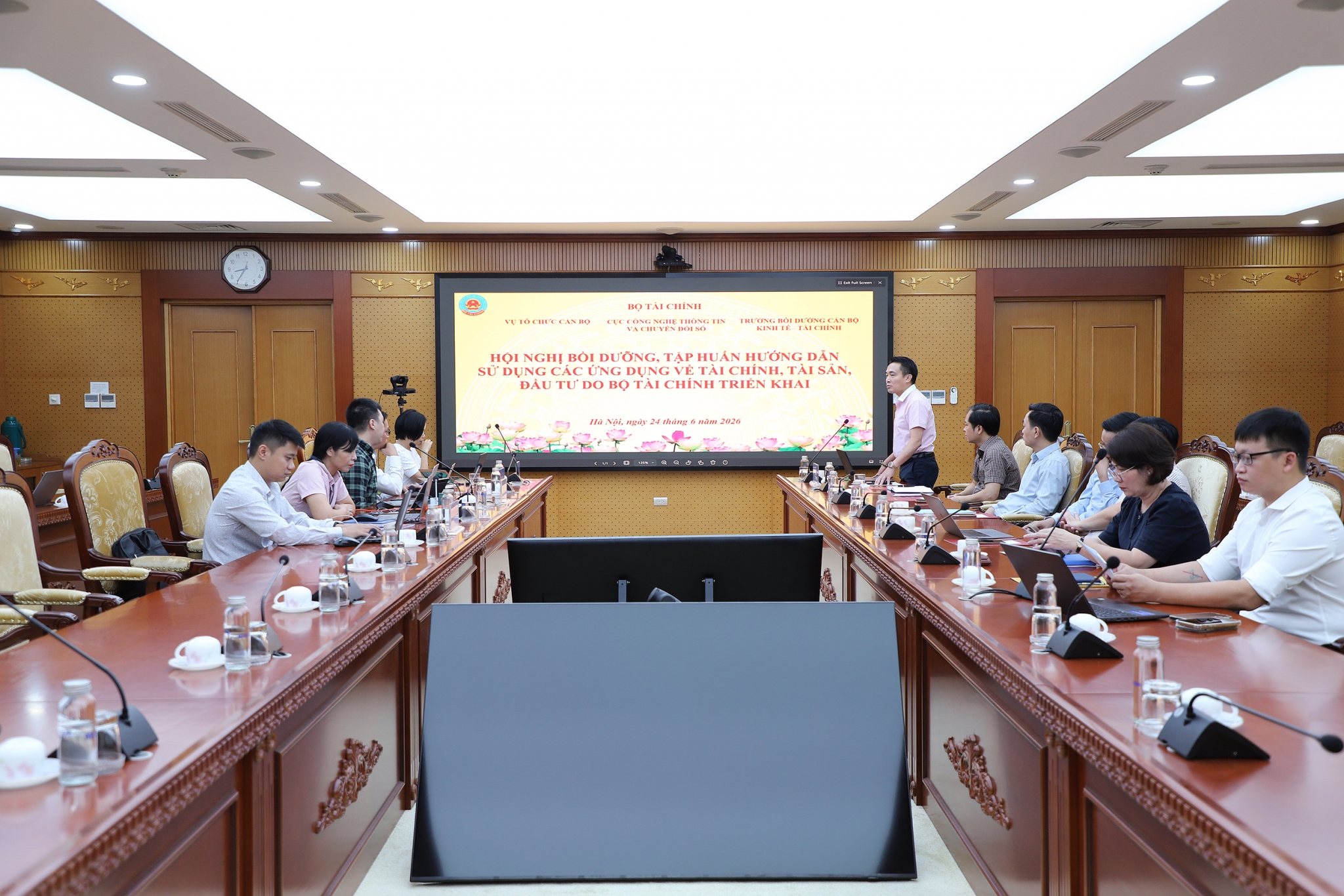 Tập huấn hướng dẫn sử dụng các ứng dụng do Bộ Tài chính triển khai Tập huấn hướng dẫn sử dụng các ứng dụng do Bộ Tài chính triển khai