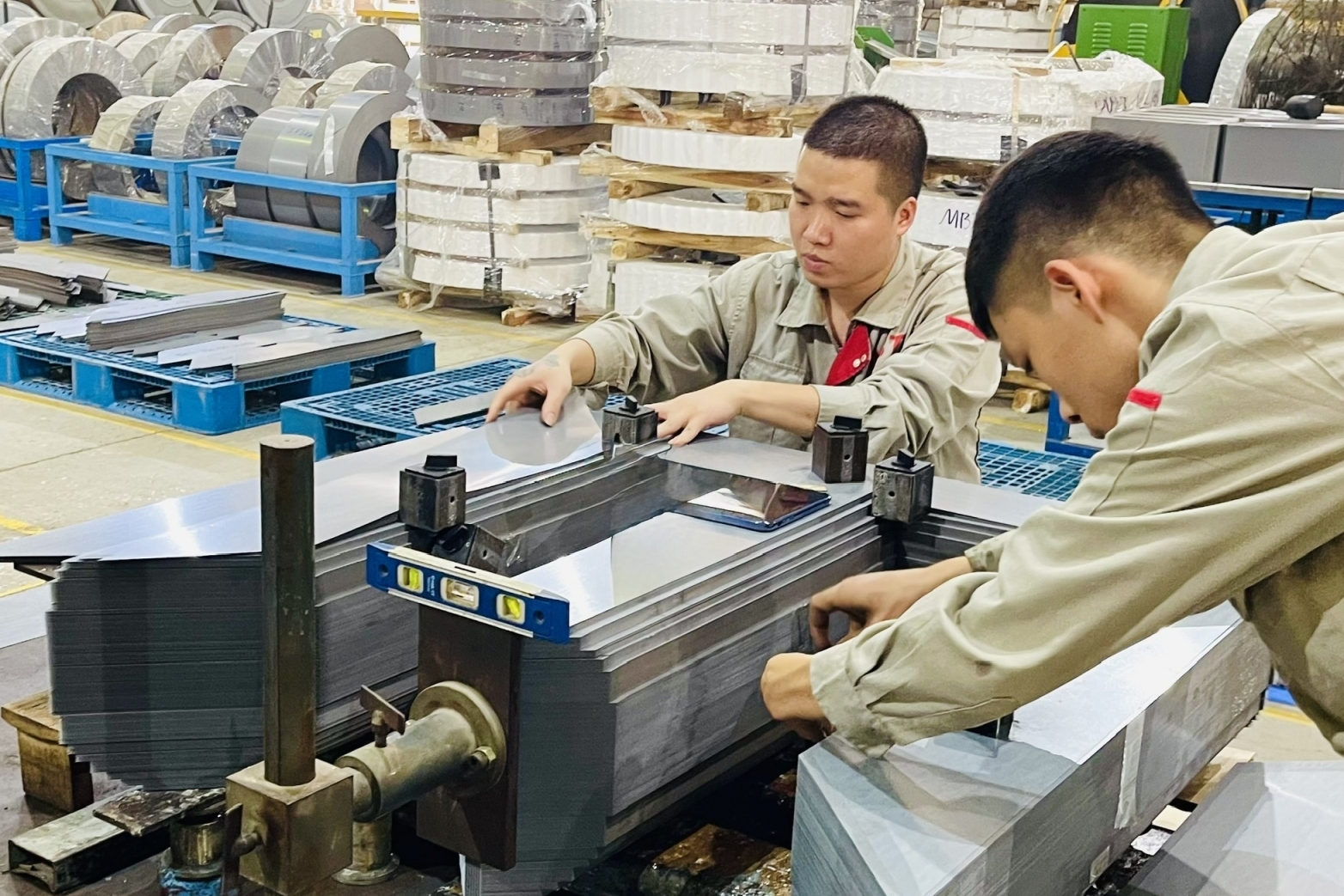 Bước qua "cánh cửa tiêu chuẩn" để thành nhà cung ứng cấp 1