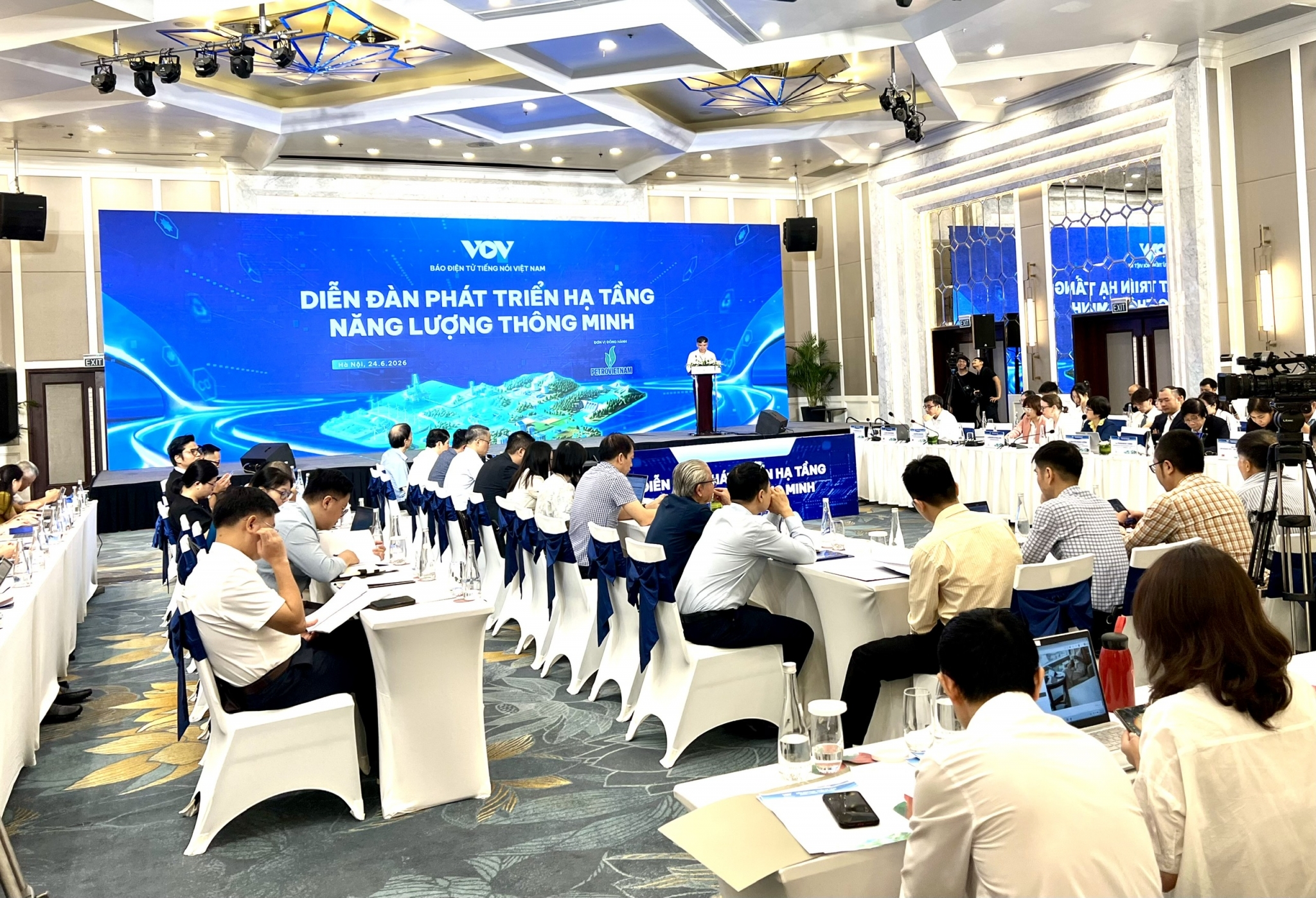 Đa dạng nguồn lực tài chính phát triển hạ tầng năng lượng thông minh