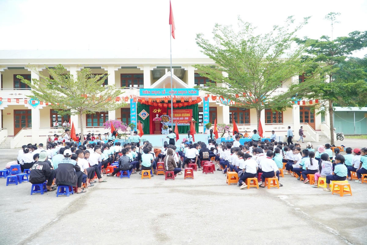 Lãnh đạo Bộ Tài chính được giao giám sát xây dựng trường học tại các xã biên giới của 3 địa phương Lãnh đạo Bộ Tài chính được giao giám sát xây dựng trường học tại các xã biên giới của 3 địa phương