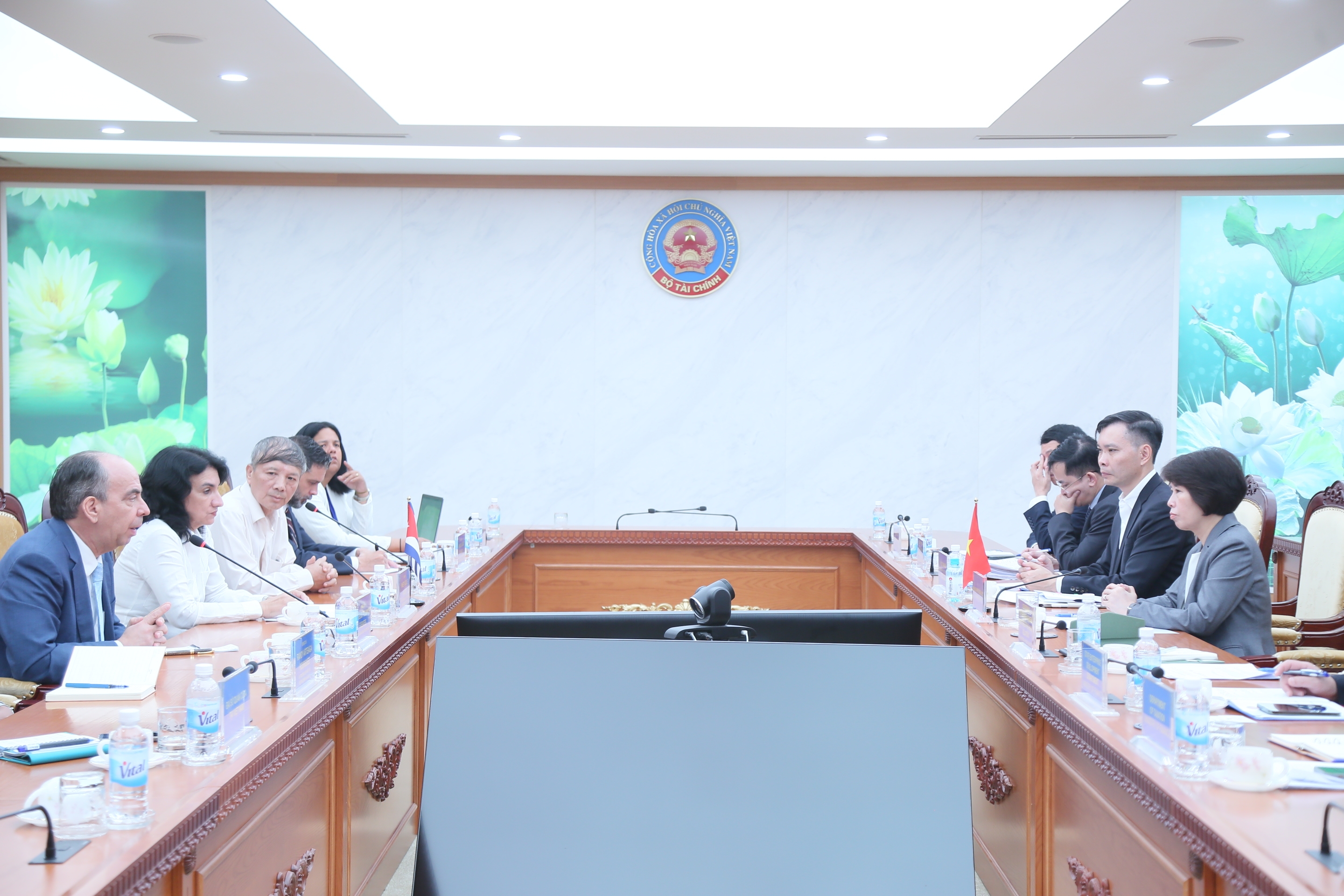Thúc đẩy hợp tác lĩnh vực đầu tư, tài chính giữa Việt Nam - Cuba Thúc đẩy hợp tác lĩnh vực đầu tư, tài chính giữa Việt Nam - Cuba