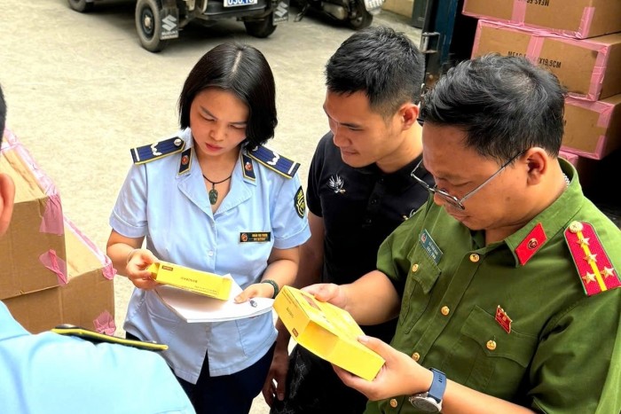 Xây dựng hệ thống dữ liệu kiểm soát hàng hóa trên không gian mạng